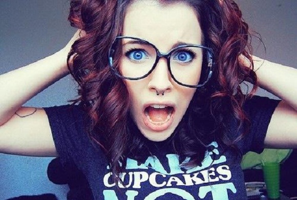 Những nỗi khổ chỉ người đeo kính mới hiểu